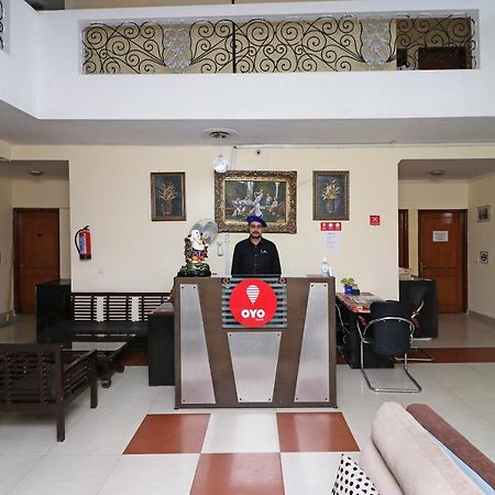 Oyo 6608 Sector 56 Hotel Badshahpur ภายนอก รูปภาพ
