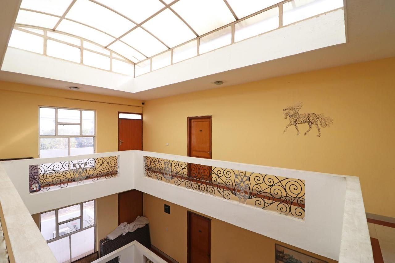 Oyo 6608 Sector 56 Hotel Badshahpur ภายนอก รูปภาพ