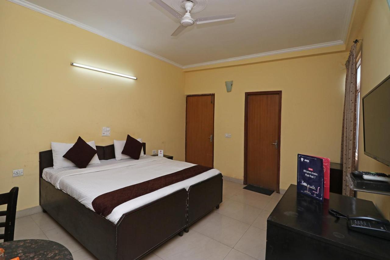 Oyo 6608 Sector 56 Hotel Badshahpur ภายนอก รูปภาพ