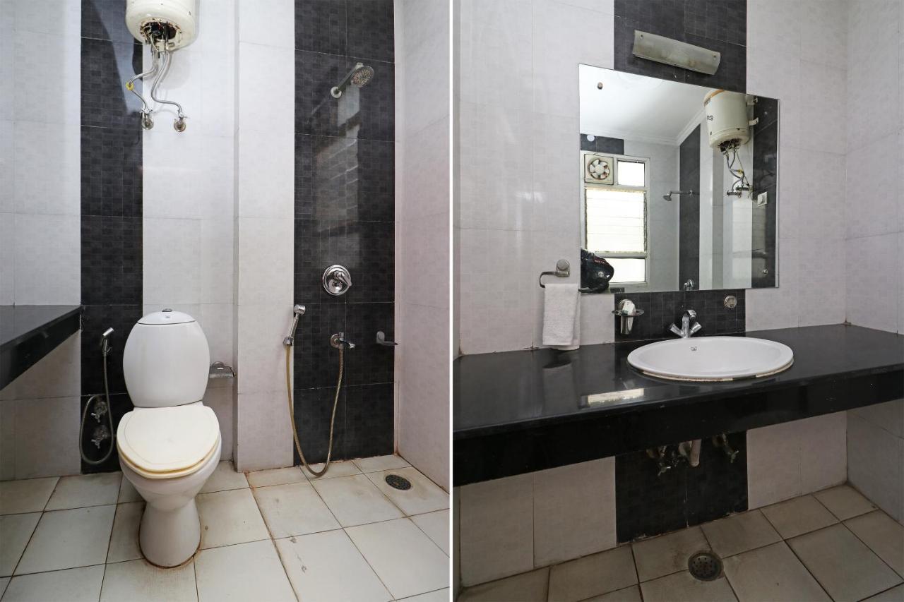 Oyo 6608 Sector 56 Hotel Badshahpur ภายนอก รูปภาพ